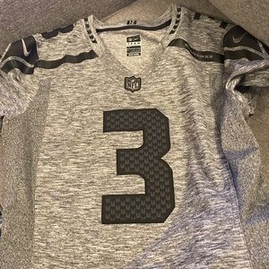 Woman’s XL Seahawks Wilson jersey
